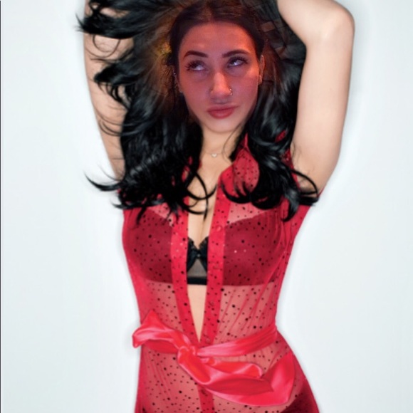 Meet your Posher, Nikki - Picture 4 of 8